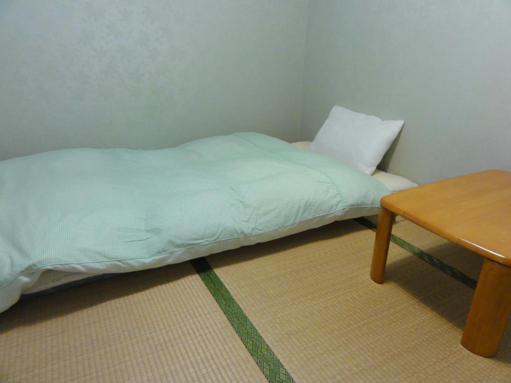 Tanigawadake Raspberry Youth Hostel Минаками Номер фото