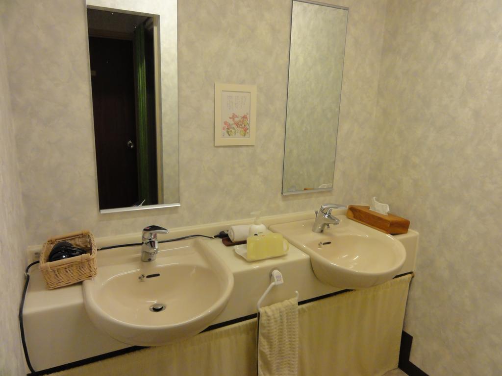 Tanigawadake Raspberry Youth Hostel Минаками Экстерьер фото