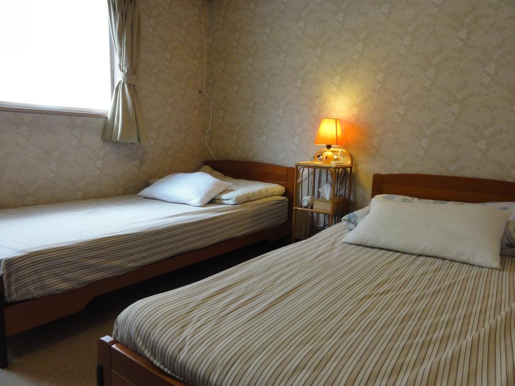 Tanigawadake Raspberry Youth Hostel Минаками Номер фото