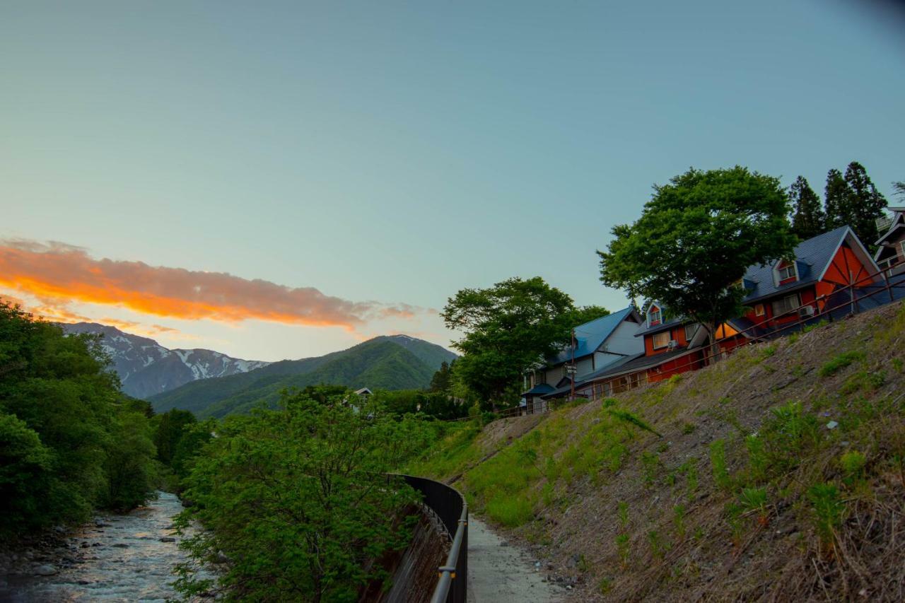 Tanigawadake Raspberry Youth Hostel Минаками Экстерьер фото